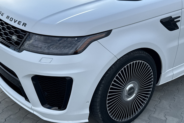 Range Rover Sport L494 2018–2022: SVR-Bodykit-Montage – unsere Arbeiten Foto 2
