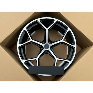 Geschmiedete OEM Felgen R22 V4 (4 Stk) Audi Q8 2018- Foto 1