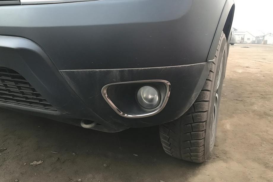 Dacia Duster 2008-2018 Abdeckungen für Nebelscheinwerfer 2010-2013 (2 Stk., Edelstahl) Image