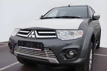 Mitsubishi Pajero Sport 2008-2015 Frontgrill-Schutz Foto 1