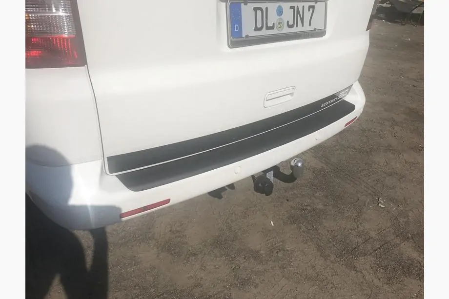 Volkswagen T5 Transporter 2003-2010 Heckstoßstangenabdeckung mit Kante (ABS-Kunststoff) Foto 5