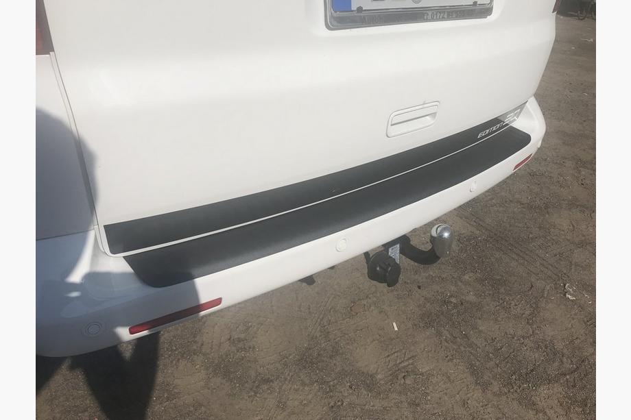 Volkswagen T5 Multivan 2003–2010 Heckstoßstangenschutz mit Kante (ABS-Kunststoff) Foto 4