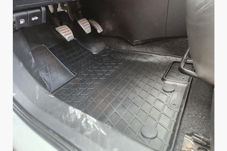 Nissan Qashqai 2010-2014 Gummimatten (4 Stk, Stingray Premium) Image