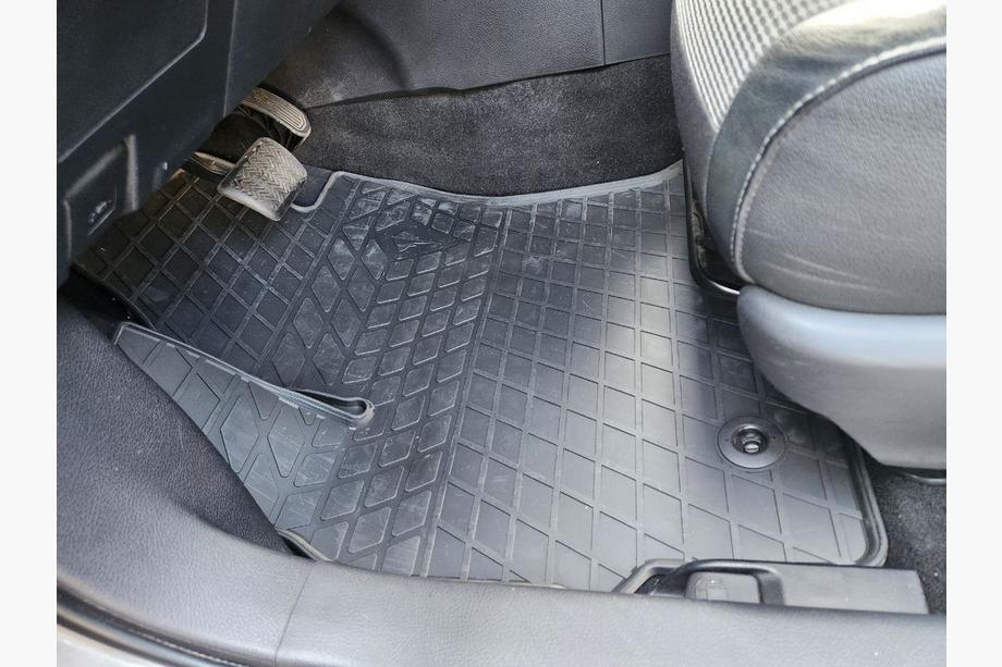 Toyota Auris 2012-2018 Gummimatten (4 Stk, Stingray Premium) Image