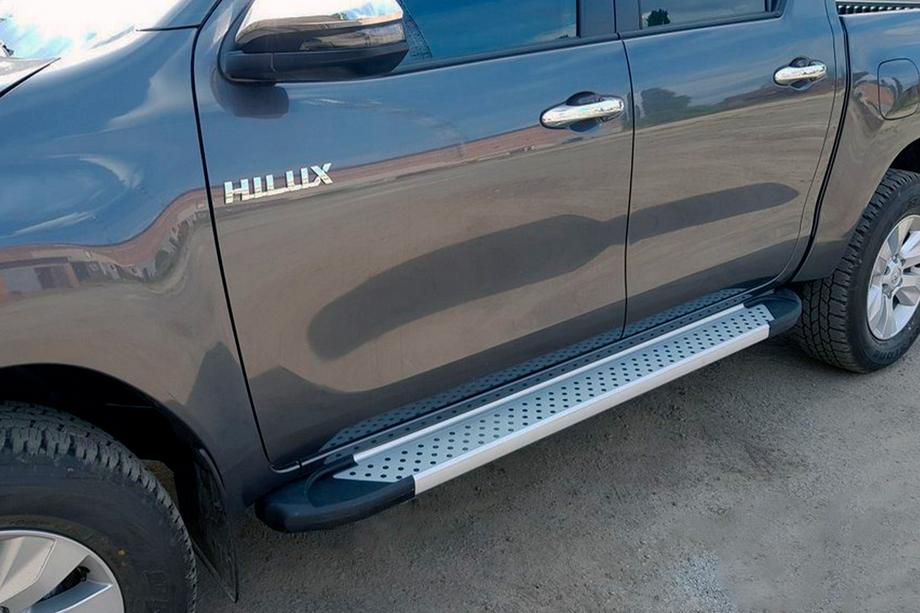 Toyota Hilux 2015- Trittbretter Allmond Grey (2 Stk., Aluminium) Image