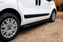Fiat Fiorino/Qubo 2008-2024 Trittbretter Rainbow Black (2 Stk, Aluminiumprofil) Foto 1