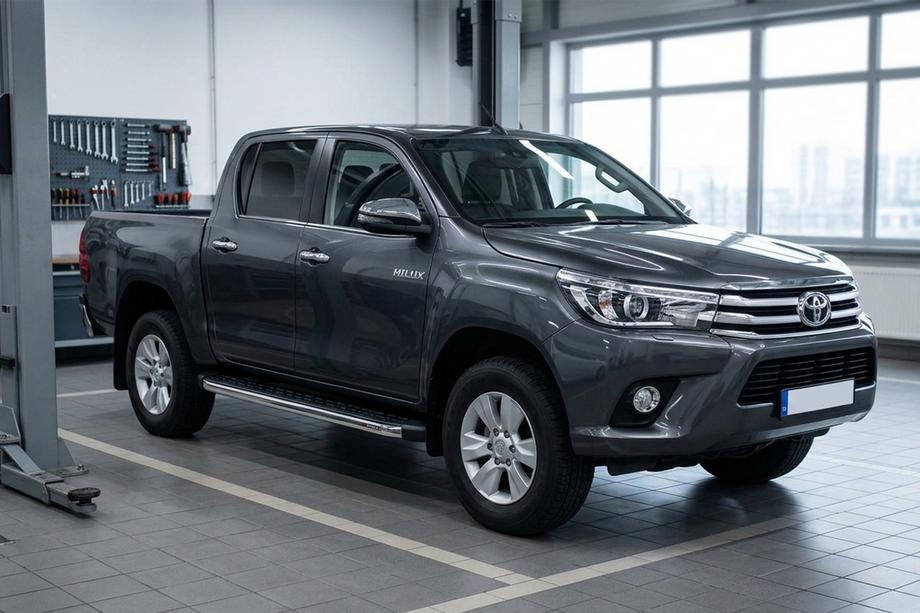 Toyota Hilux 2015- Seitenschweller BlackLine (2 Stk., Aluminium) Image