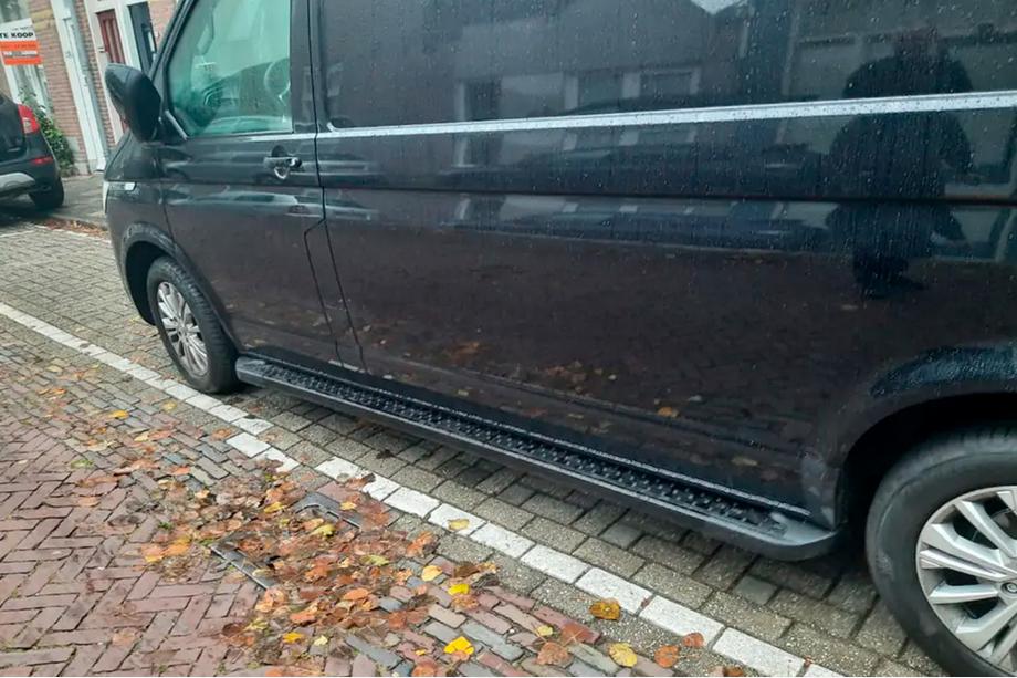 Volkswagen T6 2015-2024 Trittbretter Allmond Black (2 Stk., Aluminium) Langer Radstand Foto 4