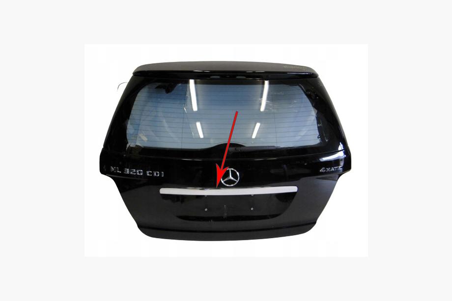 Mercedes ML W164 2005-2011 Chromleiste über dem Kennzeichen (Edelstahl) Image