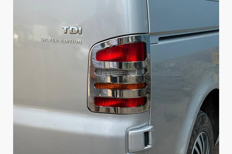 Volkswagen T5 Multivan 2003–2010 Chrom Blenden für Rückleuchten (2 Stk., Edelstahl) 1 Tür, OmsaLine - Italienischer Edelstahl Foto 2