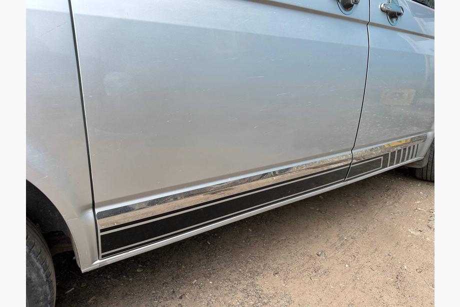 Volkswagen T5 Multivan 2003–2010 Türleisten Edelstahl Chrom 1 Tür, Kurz, OmsaLine - Italienischer Edelstahl Foto 17