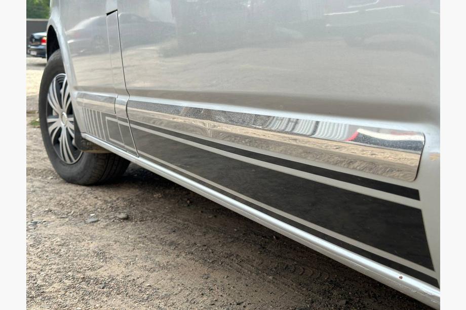 Volkswagen T5 Caravelle 2004-2010 Türleisten Edelstahl Chrom 1 Tür, Lang, OmsaLine - Italienischer Edelstahl Foto 13