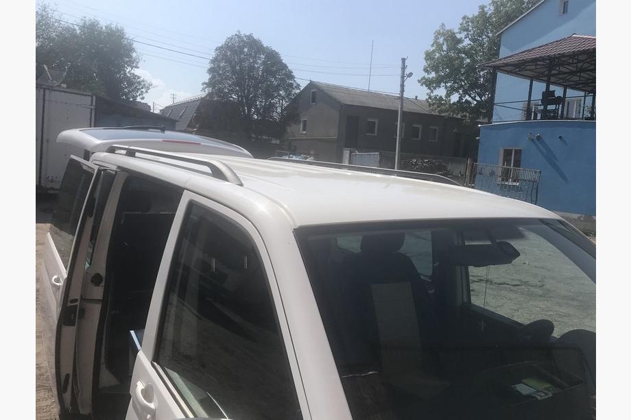Volkswagen T6 2015-2024 Dachreling Schwarz Lange Basis, Metallfuesse Foto 10