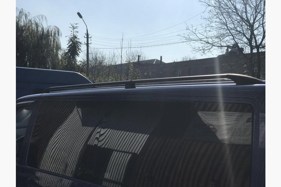 Volkswagen T6 2015-2024 Dachreling Schwarz Lange Basis, Metallfuesse Foto 7