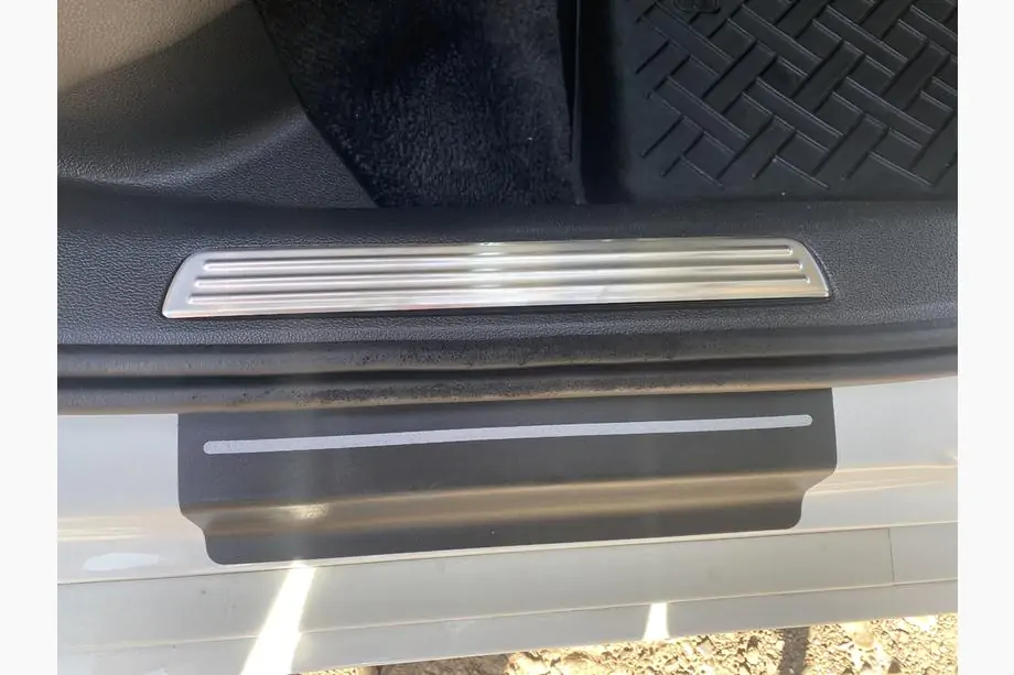 Volkswagen Passat B8 2015-2023 Einstiegsleisten Edelstahl Carmos (4 Stk) Foto 6