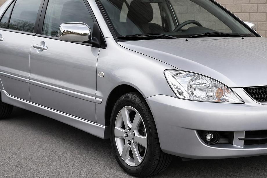 Mitsubishi Lancer 9 2004-2008 Spiegelabdeckungen Chrom (2 Stk) Chrom Kunststoff Image