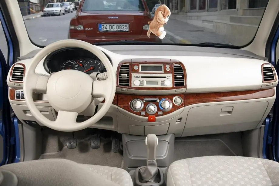 Nissan Micra K12 2003-2010 Armaturenbrett Abdeckungen Image