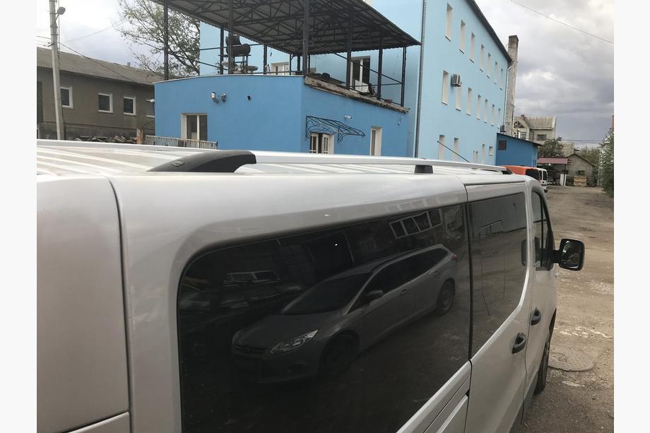 Opel Vivaro 2015-2019 Dachreling Chrom Lang, Kunststofffüße Foto 6