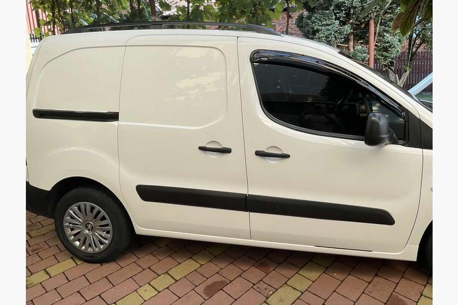 Peugeot Partner Tepee 2008-2018 Dachreling Schwarz Image