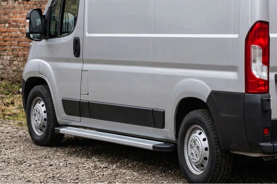 Fiat Ducato 2006-2025 Seitenschweller Maya V2 (2 Stk., Aluminium) Image