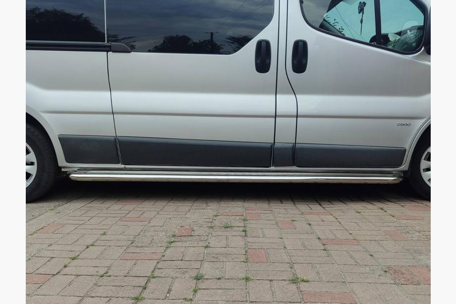 Renault Trafic 2001–2015 Seitenschweller Premium (2 Stk., Edelstahl) Foto 12