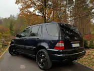 Mercedes ML W163 1997-2005 Chromleiste über dem Kennzeichen (Edelstahl) Foto 3