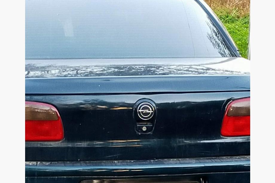 Opel Kadett 1984-1991 Emblem, Türkei Foto 4