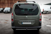 Citroen Berlingo 2008-2018 Chrom Blenden für Rückleuchten Eckig (2 Stk, Kunststoff) Foto 3