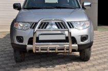 Mitsubishi Pajero Sport 2008-2015 Frontschutzbügel QT007 (Edelstahl) Foto 1