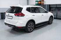 Nissan X-trail T32/Rogue 2014-2021 Seitenschweller Bosphorus Black (2 Stk., Aluminium) Foto 1
