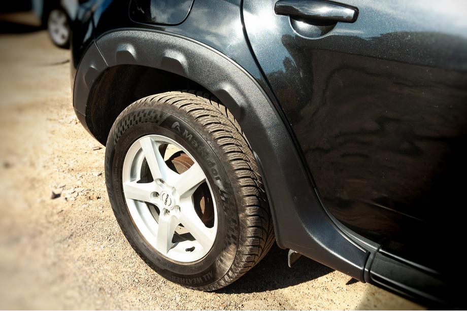 Dacia Duster 2008-2018 Kotflügelverbreiterungen mit Kanten (8 Stk, Kunststoff) DDU - Ukraine Image