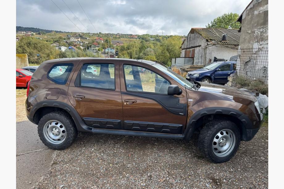 Renault Duster 2008–2017 Kotflügelverbreiterungen mit Kanten (8 Stk, ABS) Foto 3