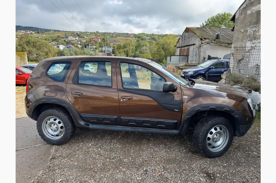 Renault Duster 2008–2017 Türleisten mit Vorsprüngen (4 Stk, Kunststoff) Image