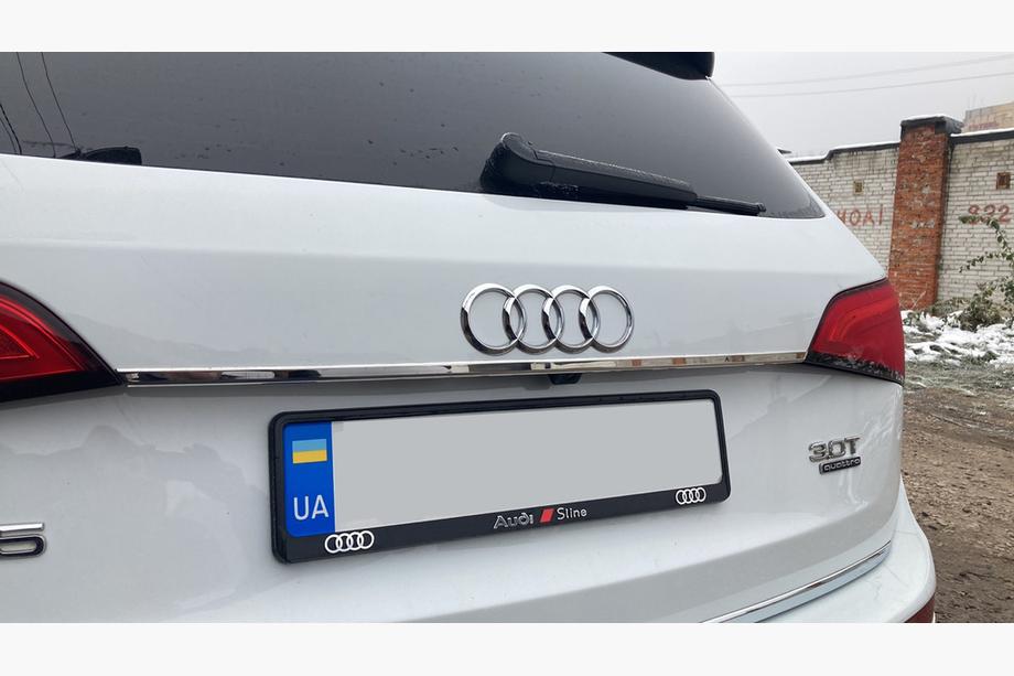 Audi Q5 2008-2017 Chromleiste über dem Kennzeichen (Edelstahl) Image