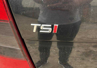 Volkswagen Scirocco 2008-2017 Schriftzug TSI (wie Original) Alle Rot Foto 1