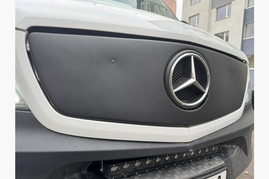 Mercedes Sprinter W906 2006–2018 Winterabdeckung für Kühlergrill V1 (2013↗) Glänzend Foto 2