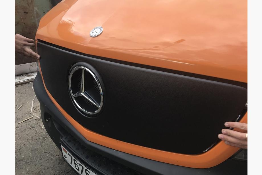 Mercedes Sprinter W906 2006–2018 Winterabdeckung für Kühlergrill V1 (2013↗) Glänzend Foto 7