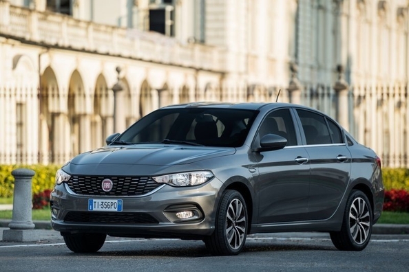 Übersicht der Limousine Fiat Tipo
