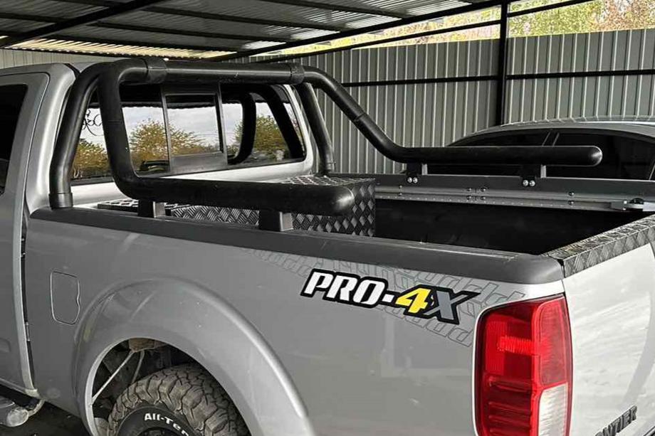 Nissan Navara/NP300 2016- Überrollbügel für Karosserie (schwarz) 60mm Foto 3