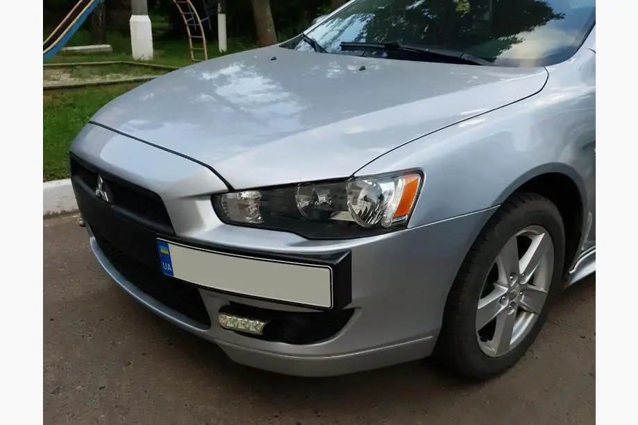 Mitsubishi Lancer X 2008- Kennzeichenhalter (Kunststoff) Image