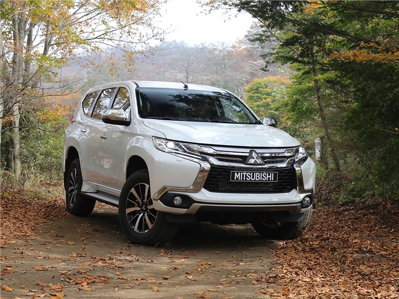 Übersicht der Mitsubishi Pajero Sport der Dritten Generation