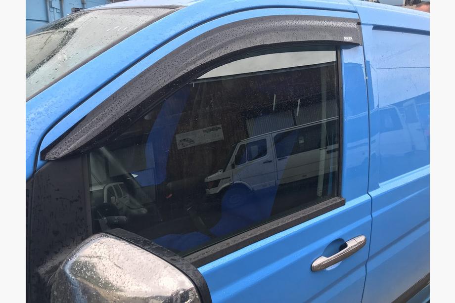 Mercedes Vito W639 2004-2014 Windabweiser (2 Stk, Niken) Foto 4