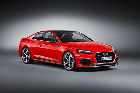 Sport und Komfort im neuen Audi RS5 Coupe