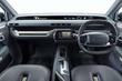 Toyota präsentiert die Mischung aus SUV und Van Foto 5