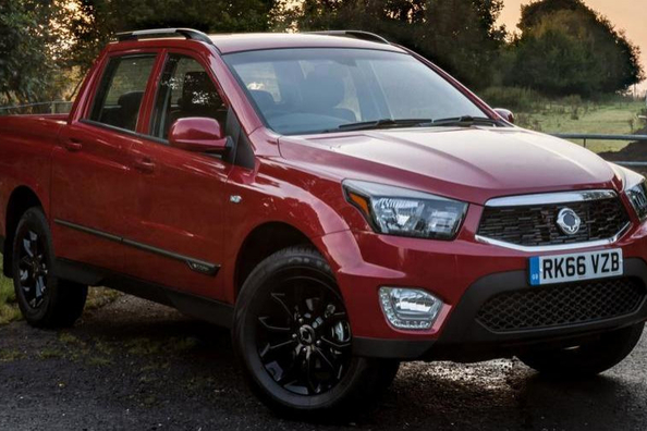 Durchsuchen Sie die aktualisierte SsangYong Musso Pick-up Foto 1