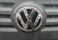 Volkswagen Caddy 2004-2010 Frontemblem (Original) Foto 1