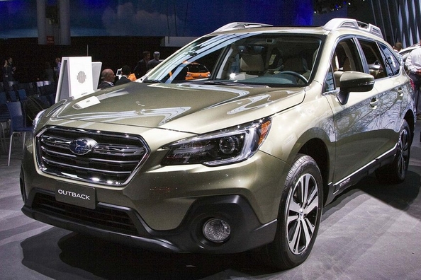 Überblick über Subaru Outback Kombi Foto 4