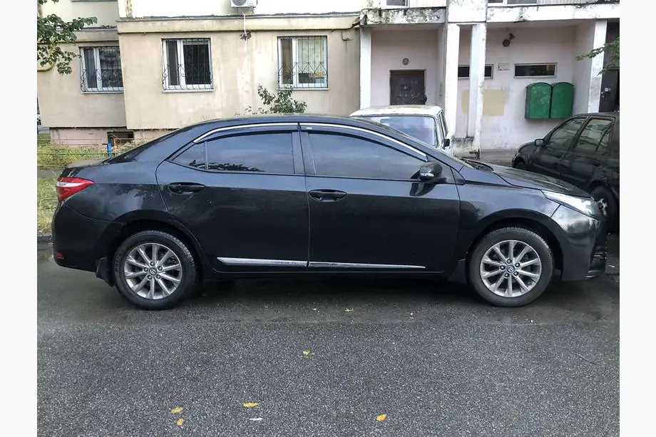 Toyota Corolla 2013-2019 Windabweiser mit Chromleiste (4 Stk, Niken) Image