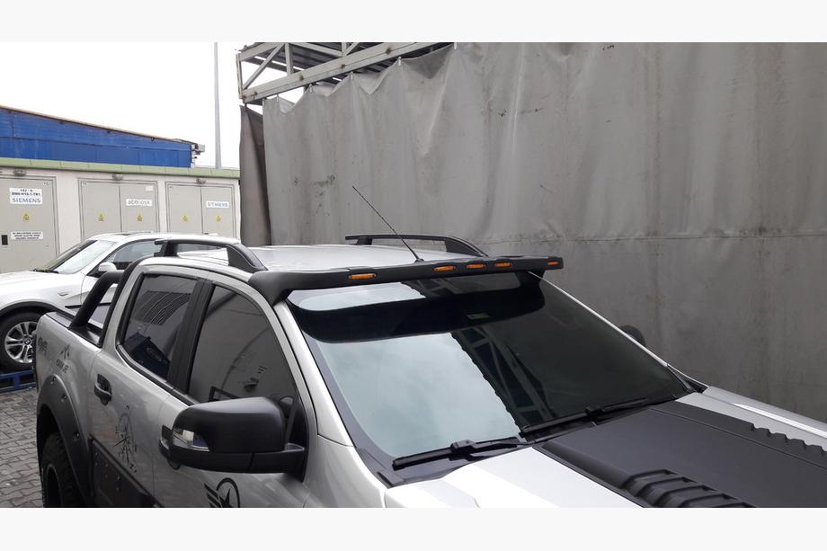 Ford Ranger 2011–2022 LED V1 Frontscheibenblende Image