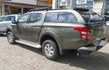 Mitsubishi L200 2015-2024 Laderaumabdeckung mit Schiebefenstern Foto 2